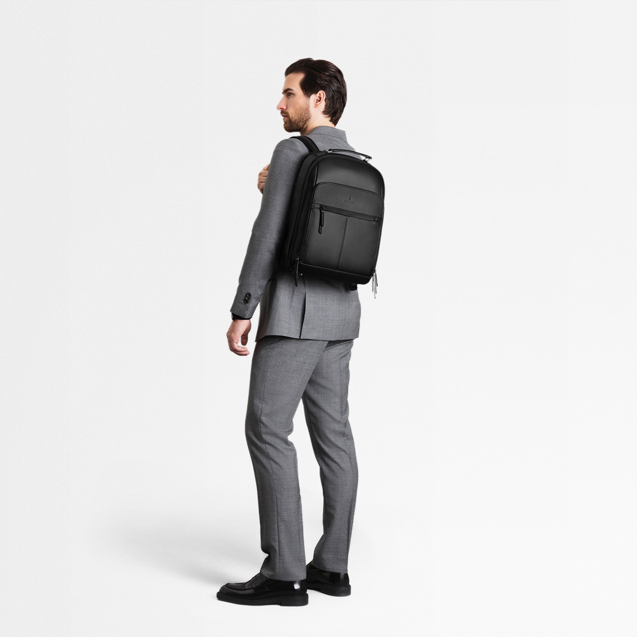 Essential Backpack Cactus Leather Black - Lilienthal Berlin