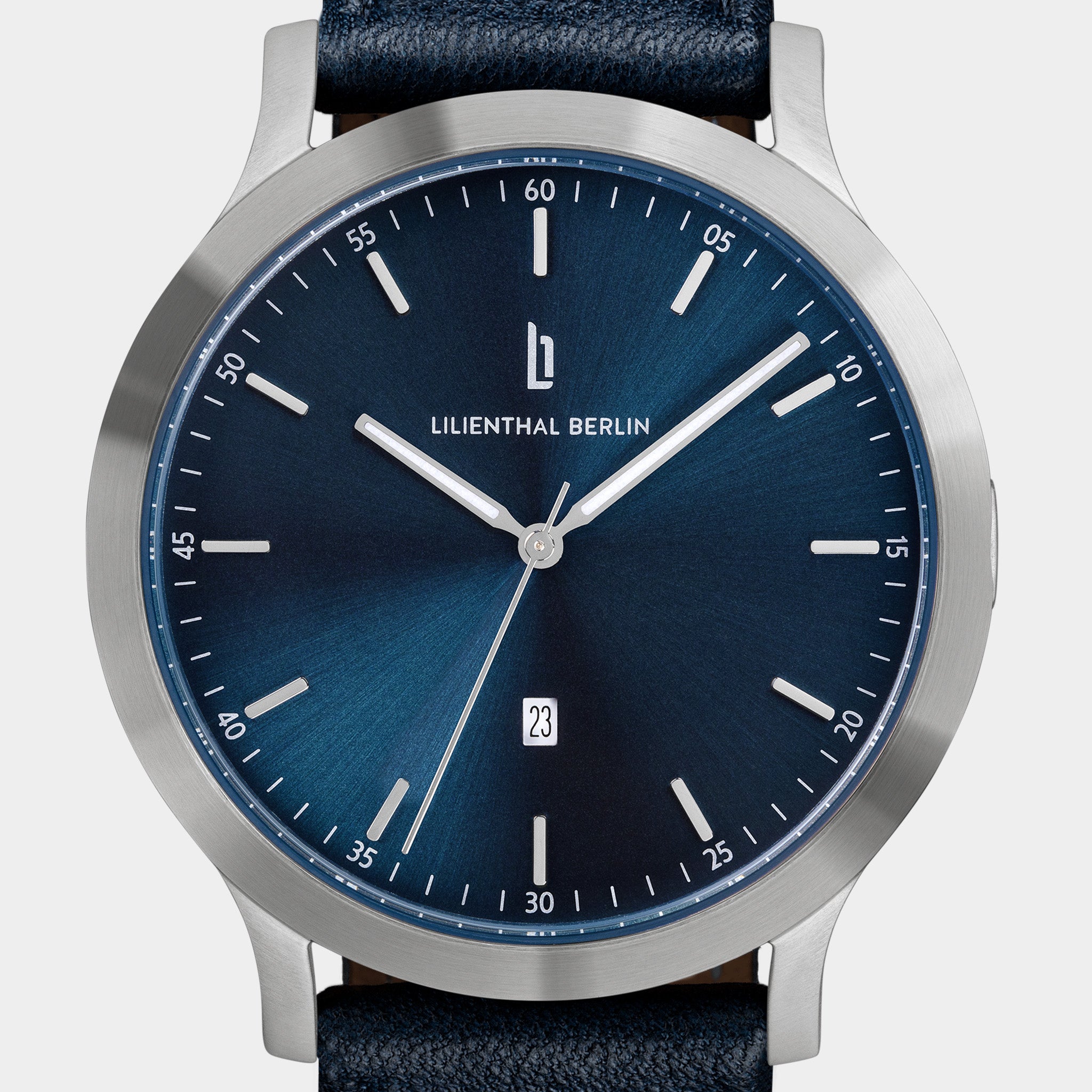 Huxley – Silver Blue