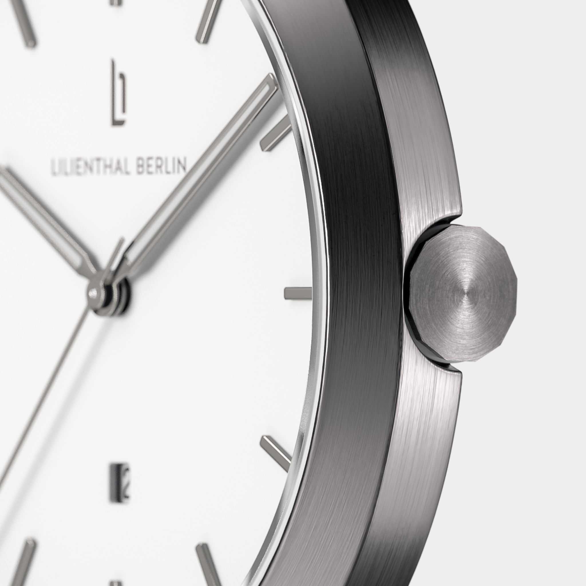 Huxley – Dark Silver White